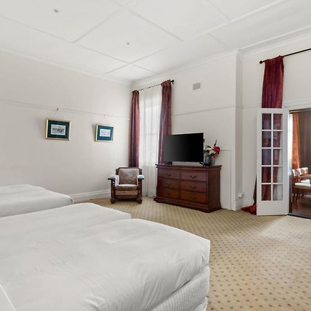 The Robertson Hotel Luaran gambar